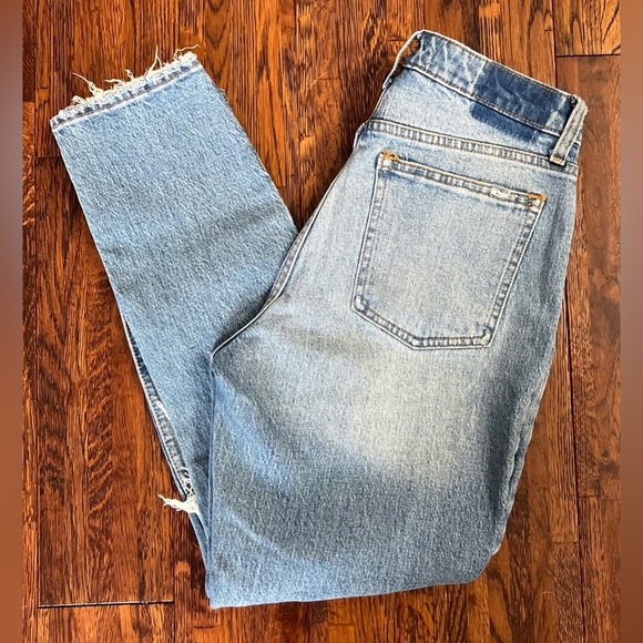 ABERCROMBIE & FITCH Curve Love The High Rise Skinny Distressed in Medium Wash - Picture 8 of 8
